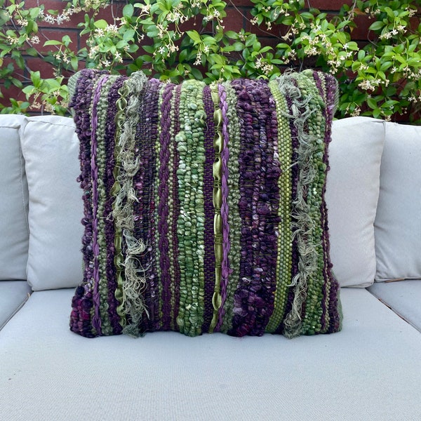 Housse de coussin tissée à la main : laine olive et aubergine, décoration bohème