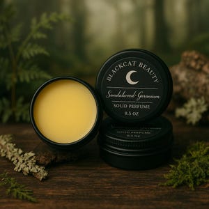 Hand poured 100% natural solid perfume *Sandalwood and Geranium*