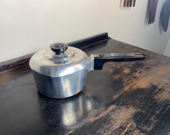Vintage Magnalite Wagnerware Aluminum Saute Pan with Handle (4681 1/2 P)