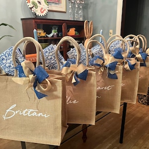 Bride Tote Bag, Bachelorette Gift Bag with Name, Large Beach Tote, Custom Bride Gift, Bachelorette Party Gift Honeymoon gift Bag- Burlap Bag