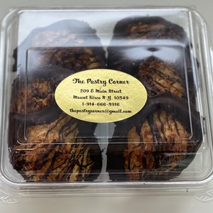 Gourmet Bakery Fresh N.Y Chocolate Dipped Coconut Macaroons by The Pastry Corner Bild 3