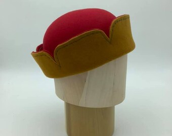 Two color medieval bonnet