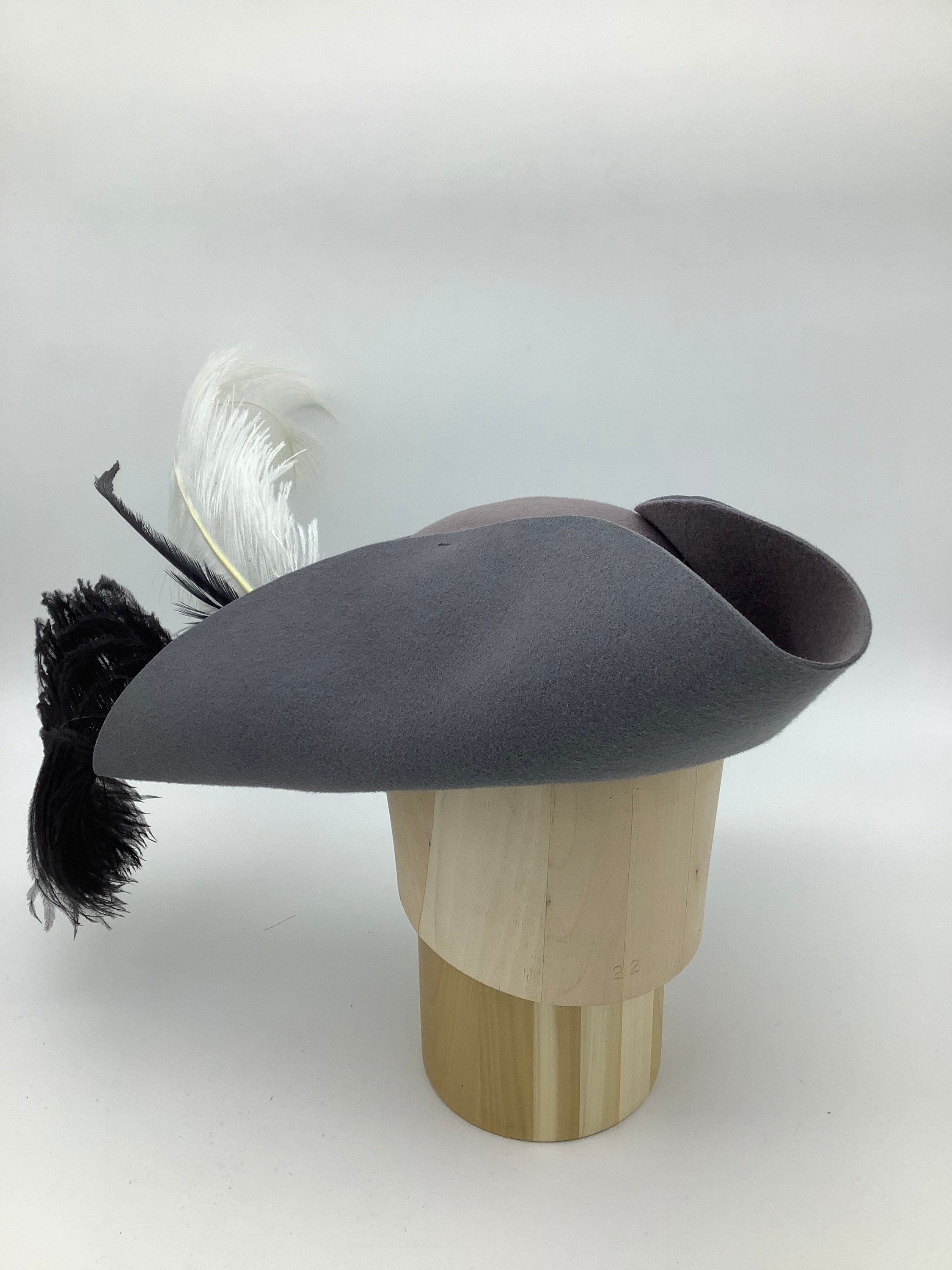 Tricornio Con Montura De Plumas Etsy Espa a tricornio-con-montura-de-plumas-etsy-espa-a