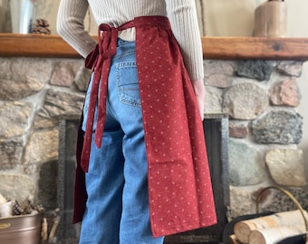 Prairie Half Apron | Old Fashioned Vintage Style | Cotton | Noel Primrose Cranberry