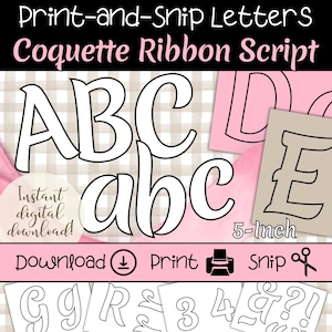 Könnte beinhalten: Ein digitaler Download der Schriftart "Coquette Ribbon Script". Das Bild zeigt umrandete Buchstaben, Zahlen und Symbole, darunter "ABC", "abc", "3", "4", "&" und "?". Der Text "5 Zoll" ist sichtbar, zusammen mit Anweisungen zum Herunterladen, Drucken und Zuschneiden.