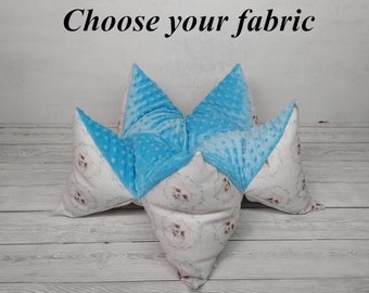 Cozy Rabbit Bed – Soft Bunny Bed for Rabbits, Plush Crown Pet Bed, Warm Snuggle Bed for Small Pets