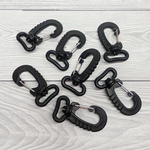 Clip hook, plastic carabiner, shackle, chinchilla house, a house for rats, ferret house, rodent house, chinchilla tent, a tent for a rat,