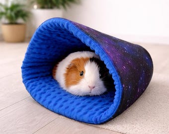 Cute Guinea Pig Hidey – Cozy Fleece Hidey Bed for Guinea Pig Cage, Soft Snuggle Spot, Adorable Small Pet Hideout