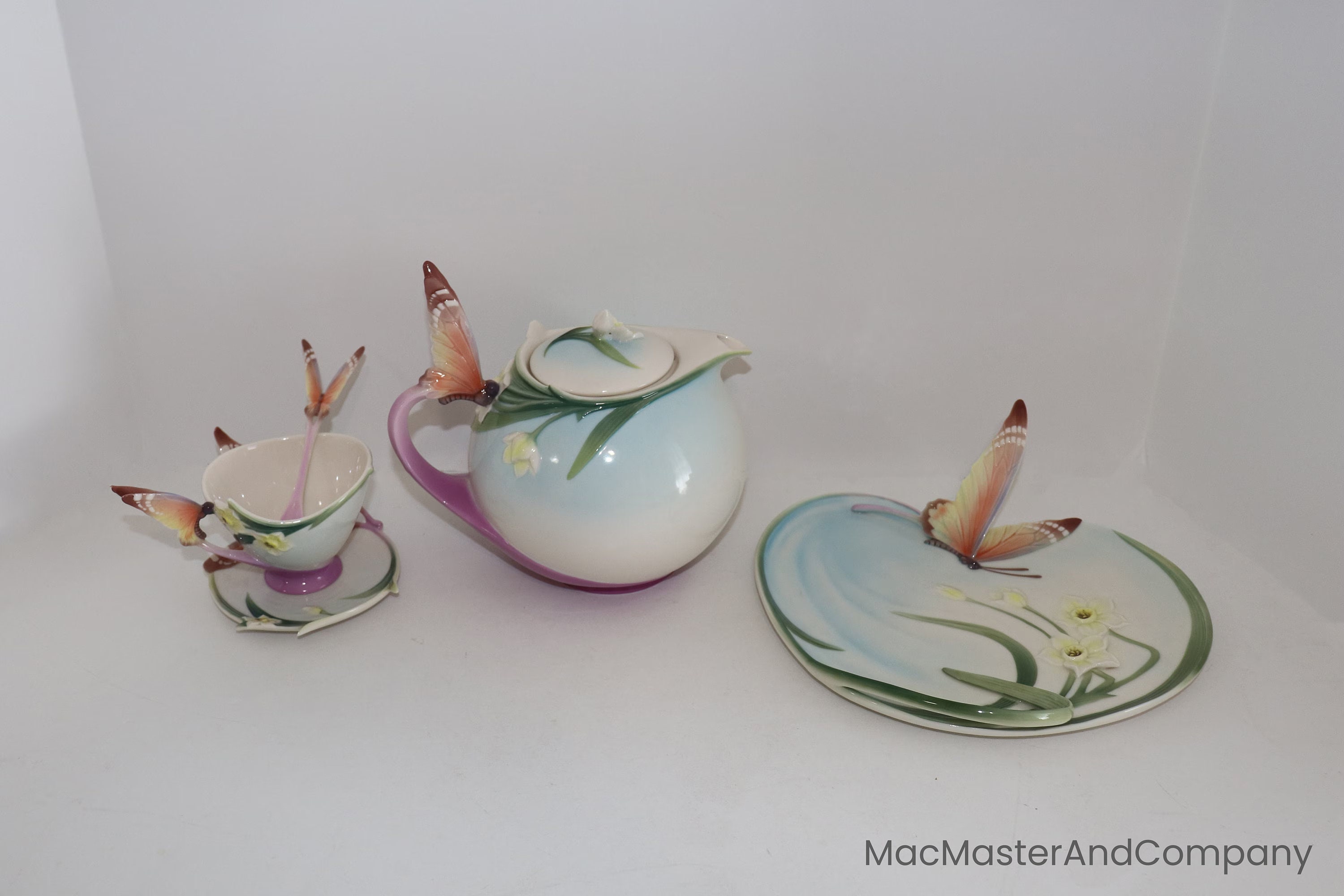 Butterfly Teacup | Franz Collection | Porcelain