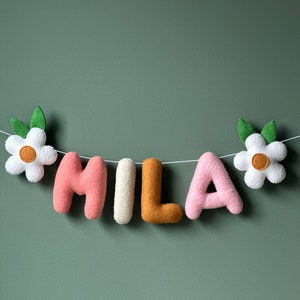 Custom Name Banner with Flower, Custom Name Garland, Felt Name, Felt Name Garland, Nursery Decoration, Baby Shower, Camomiles