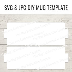 Könnte beinhalten: Zwei leere 11oz-Tassen-Sublimationsvorlagen auf einem Holzmaserungshintergrund. Die Vorlagen sind für die Verwendung mit einem Sublimationsdrucker zur Erstellung von individuellen Tassen gedacht.