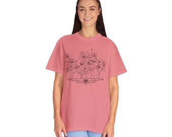 T-shirt botanica in bianco e nero - T-shirt floreale ispirata alla natura, design minimalista, regalo per gli amanti del giardino, stampa monocromatica, t-shirt in stile vintage