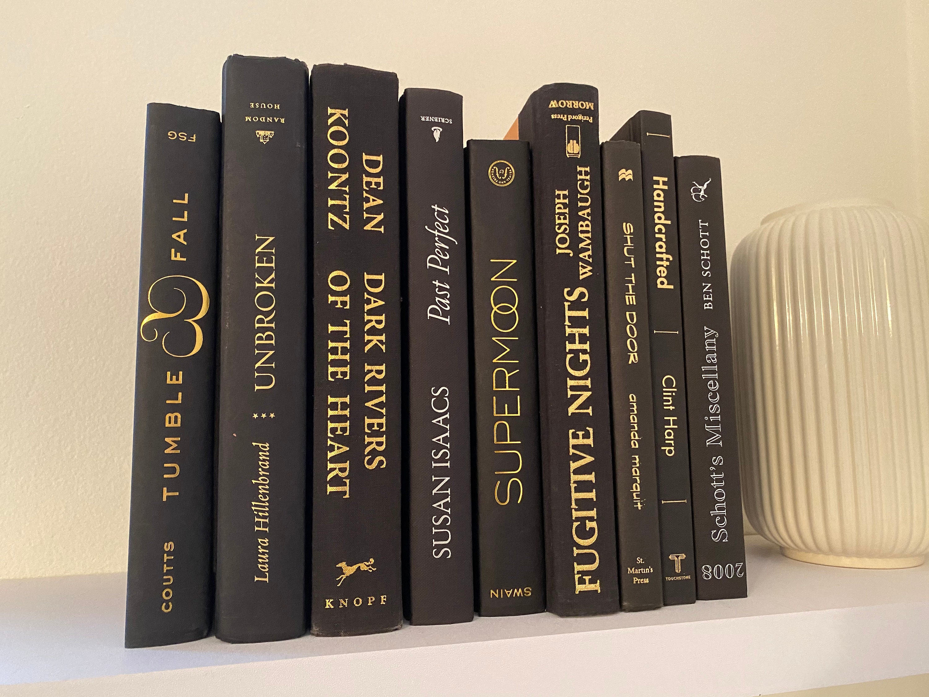 Dekor-Buch-Set – 3 Hardcover-Bücher Mit Schwarzer Metallskulptur, Ca. 16x24 Cm, Zum Stapeln