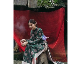 Vietnamese Ao Dai Green Brocade Floral Four Panel Straight Fit Flared Sleeve Traditional Tet Dress For Women Mother's Day Ao Dai Green