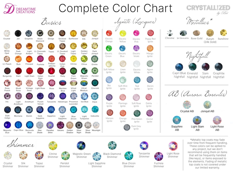 K&ouml;nnte beinhalten: Eine vollst&auml;ndige Farbkarte mit einer gro&szlig;en Auswahl an Kristallfarben, darunter Basics, Agnite, Metallics, Nightfall, AB (Aurora Borealis) und Shimmer. Die Karte zeigt verschiedene Farbt&ouml;ne, von Crystal bis Fuchsia, mit Textbeschriftungen f&uuml;r jede Farbe.