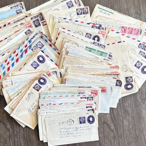 Cartas de la Fuerza Aérea de los años 50: documentos personales manuscritos antiguos o de época, correspondencia de guerra, sellos y sobres: lotes de cápsulas del tiempo de papel