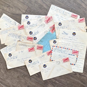 Cartas de la Segunda Guerra Mundial: marido y mujer. Sobres de avión. Documentos personales antiguos y antiguos escritos a mano: correspondencia de guerra. Sellos: lotes de papel. ¡Guau!