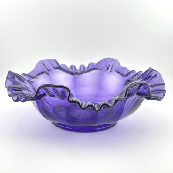 骨董品 飾り皿 材質ガラスと銅？ 骨董品・古美術品買取なら日