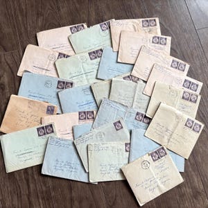 5 Cartas de Amor - 1956. Documentos personales manuscritos antiguos/vintage. Correspondencia. Sellos/Sobres - Cápsulas del Tiempo de Papel. Libros. Historias.