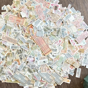Cupones de bonos/acciones. Artículos antiguos de papel efímero/álbumes de recortes. Lote de diarios basura, manualidades. Certificados de acciones. Lotes de papel moneda antiguo.