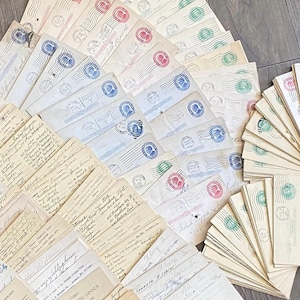 Stare karty pocztowe. Lata 1900-1930. Dokumenty pisane ręcznie – koperty ze znaczkami. Notatki o dumie/listy reklamowe. Zestaw dzienników scrapbookingowych