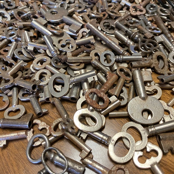 Antique/Vintage Skeleton/Cabinet Keys. Steampunk Themed Etc. Car Keys, Truck Keys, Lock Keys. Retro Brass, Silver Style Locks. Witch locks