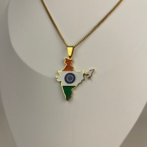 Carte de l'Inde avec collier drapeau
