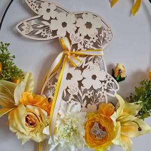 Black metal circle decorated for Easter with a wooden rabbit, a lotus, lilies, roses and greenery VIVE LE PRINTEMPS image 7