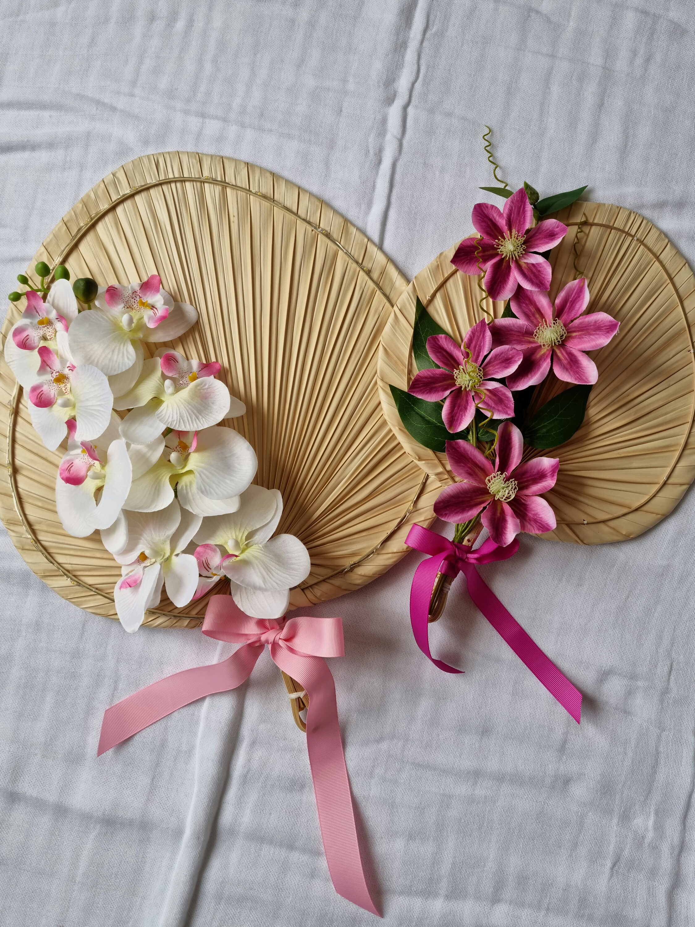 Eventail Feuille de Palmier Décoré Orchidée Clématite et Lumière Feuille de Palmier