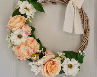 Couronne en osier fait main décorée de pivoine roses camomille gypsophile cosmos renoncules papillons abeilles oiseau "DOUCEUR DE PRIMTEMPS"