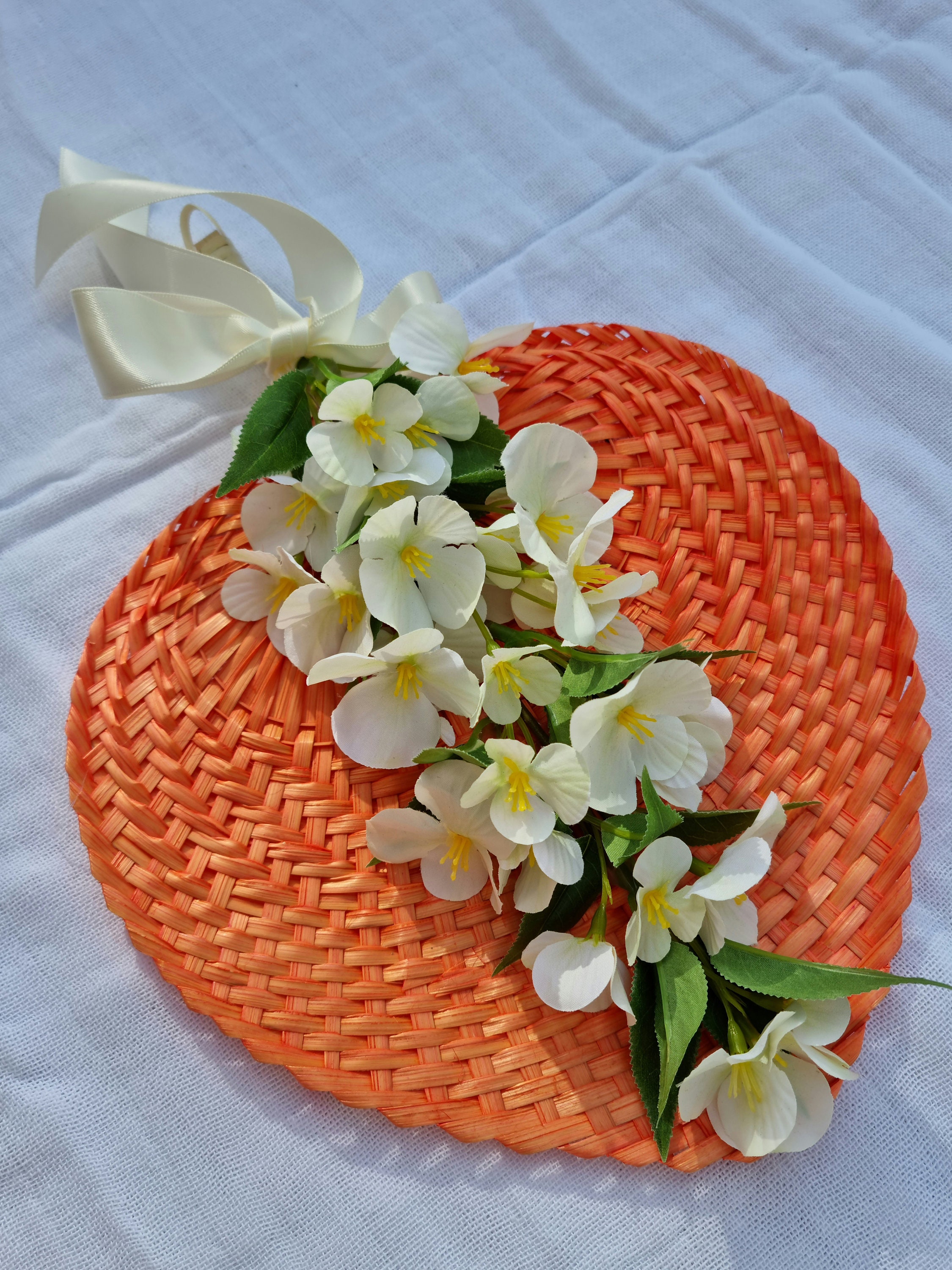 Mini Eventail en Bois Petites Fleurs Blanche Mini Eventail Saumon