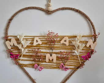 Cœur en jute corde artisanale fleurs séchées papillons et Maman pour la fête des mamans "MAMAN"