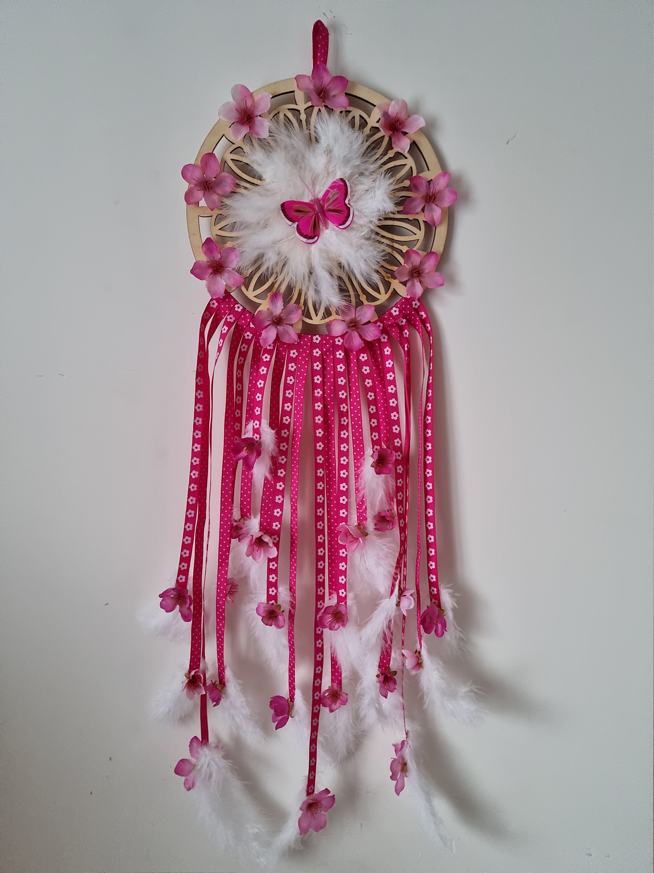 Cercle Décoratif Artisanal Fleurs de Cerisiers Ruban et Plumes Attrape Reve Girly