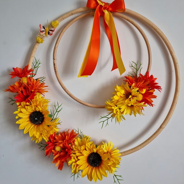 Couronne décorative artisanale fleuri en bois marguerites et tournesol "DAISY"