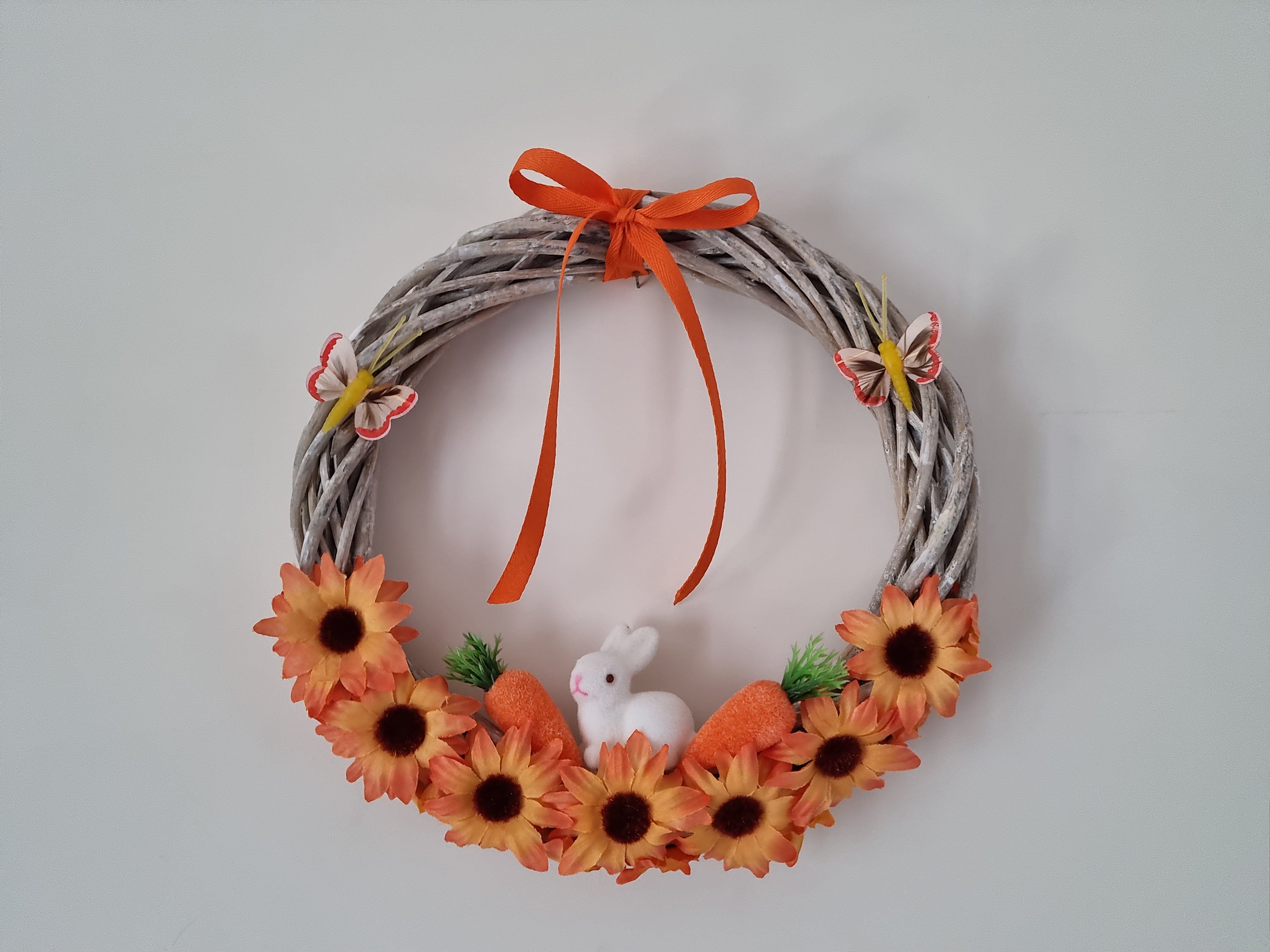 Couronne Décorative en Osier Lapin de Pâques Carottes Marguerites Papillons Pour Petit Lapin Orange