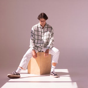 Versandfertig Weiches Leinenhemd für Männer mit Originaldruck Loungewear Leinenhemd Herrenhemd Herrenhemd Bild 4