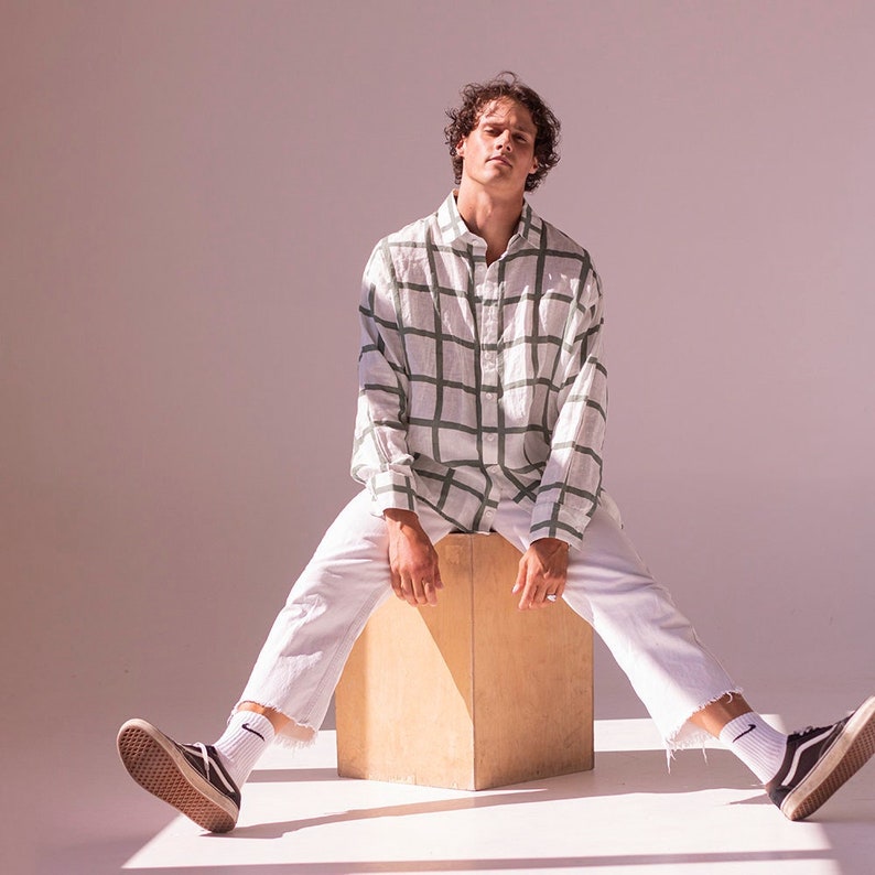 Versandfertig Weiches Leinenhemd für Männer mit Originaldruck Loungewear Leinenhemd Herrenhemd Herrenhemd Bild 1