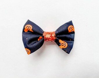 Disney inspired Mickey Halloween bow, Mickey Halloween nylon headband, Mickey Halloween alligator clip, Mickey Halloween hair bow