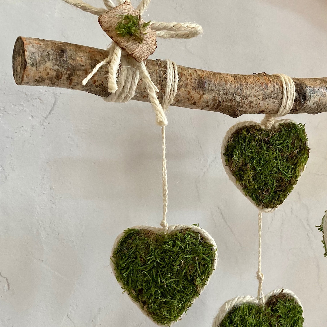 Deko Ast Hänger Ast zum hängen mit Moos Holz Herzen schlichter Etsy