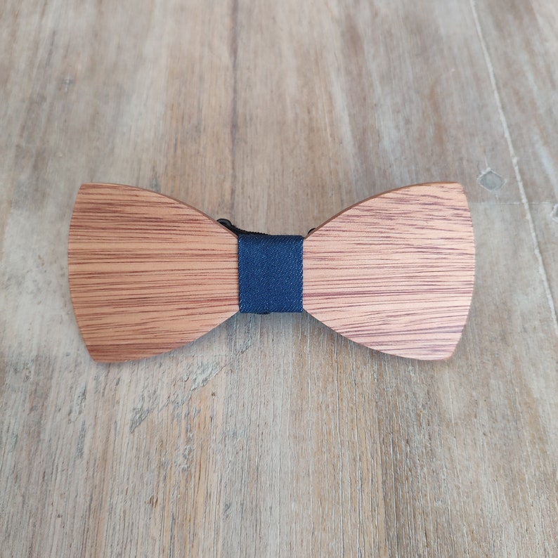 Wooden bow tie Laser engraving Personalization Jean bleu foncé