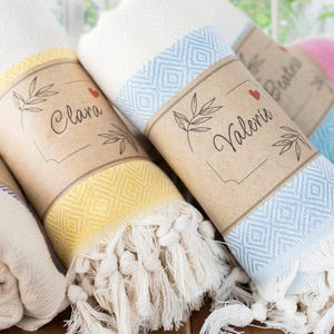 Toalha de praia personalizada - Toalha bordada para casamento - Indispensável para viagens de amigas, presentes de despedida de solteira, presente personalizado