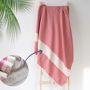Toalha de praia turca personalizada com nome – Presente bordado para madrinha de casamento – Lembrancinha de casamento – Toalha personalizada – Itens essenciais para festas de verão