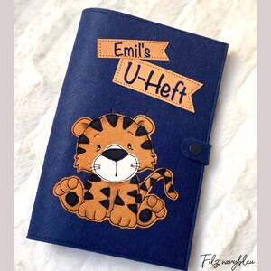 Personalisierte U-Heft Hülle für Jungs und Mädchen, mit Name und Geburtsdatum, Fach für den Impfpass und die Versichertenkarte (optional)