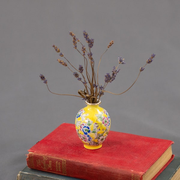 Vintage Japanese Bud Vase with Dried Lavender, Miniature Arrangement, Small Present, Ikebana Small Desk Decor