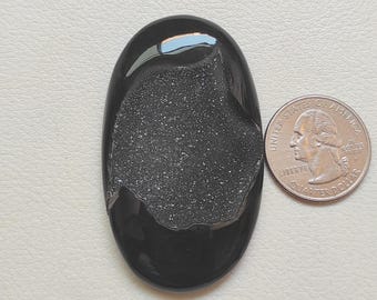 Druzy cabochon van zwarte onyx: ovale agaat-edelsteen (60 x 36 x 7 mm)