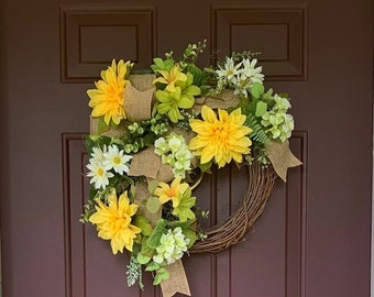 Everyday front door wreath, zinnia and daisy wreath, country front door, housewarming gift, country kitchen, sunroom wreath,apartment wreath