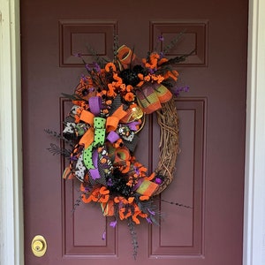 Spooky spider Halloween wreath, Halloween wreath for front door, spider Halloween decor, Halloween grapevine wreath, black spider wreath