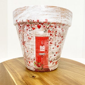 Valentine’s Day decoupaged garden planter, Valentines flower pot, garden decor, Valentine’s Day gift, gardeners gift, outdoor garden decor