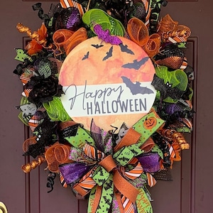 Happy Halloween wreath for front door, Halloween bat wreath, Halloween welcome door decor, trick or treat decor, Halloween party decor