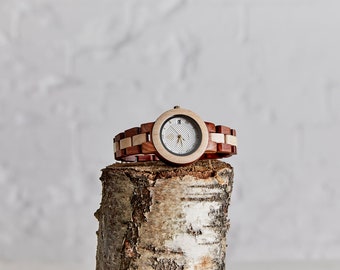 The Hazel - Montre-bracelet en bois naturel recyclé faite main